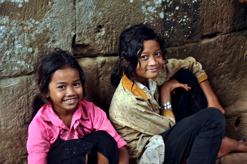 child vendors at preah khan. december 2011.